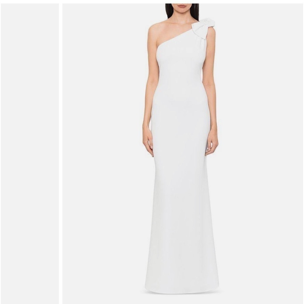 AQUA - white Scuba Bow One Shoulder Mermaid Gown size 0 White